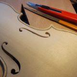 【ヴァイオリン製作】表板の厚み出しとf字孔の作り方